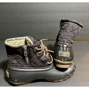 Sperry Women’s Saltwater Quilted Waterproof Duck Boot– Black Rubber Zip Ankle